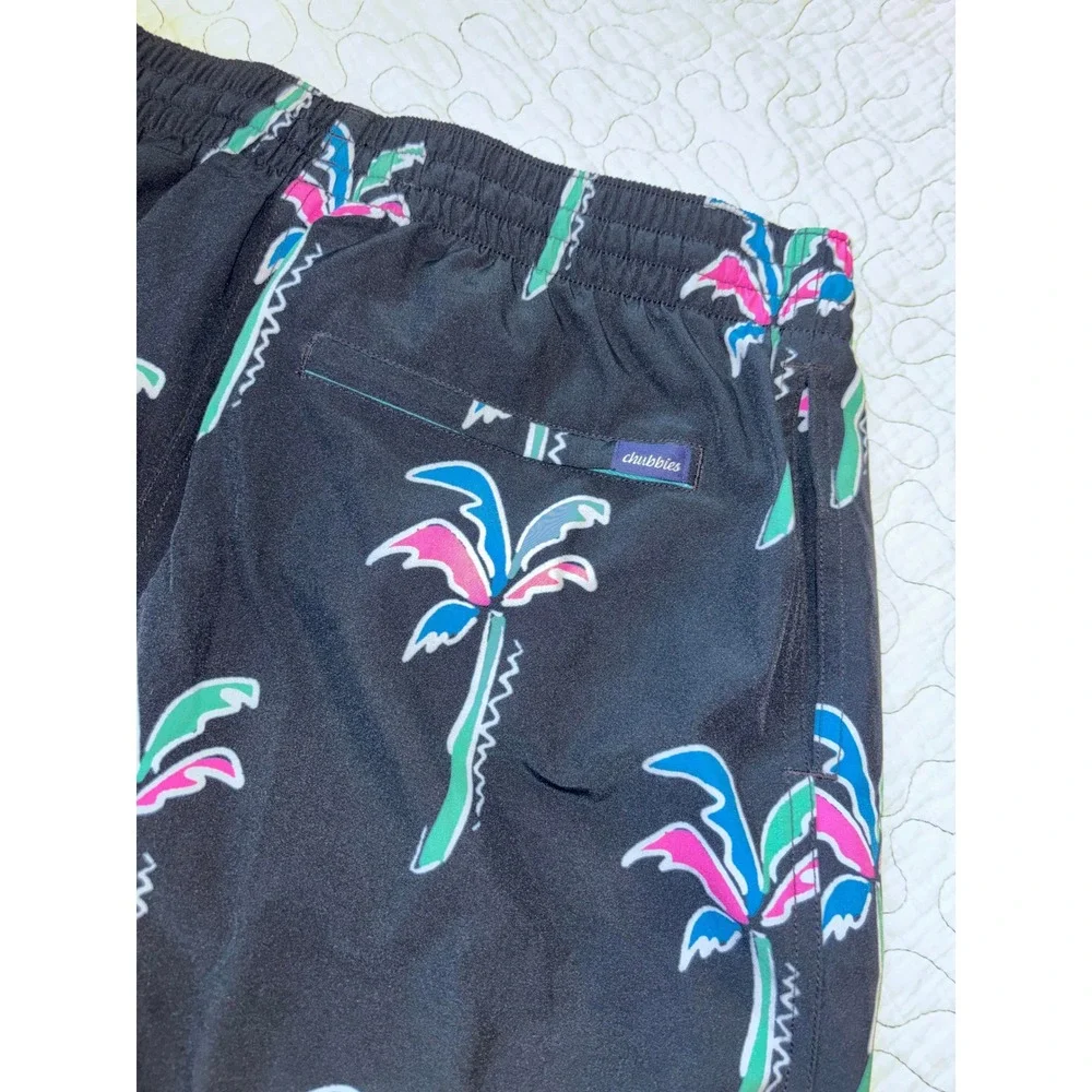 Chubbies Mens Black Neon Palm Tree Swim Trunks 5.5